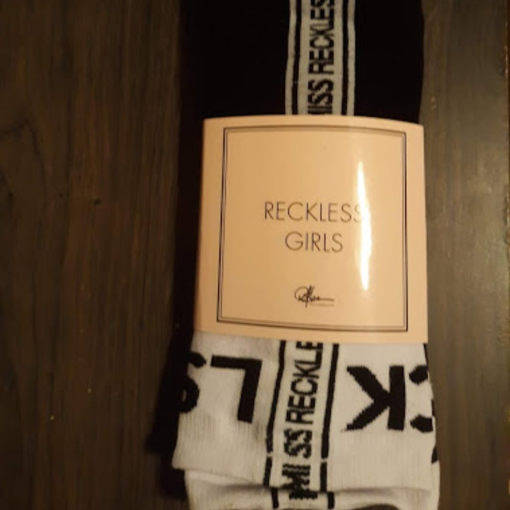 RECKLESS GIRLS LONG SOCKS ONE SIZE